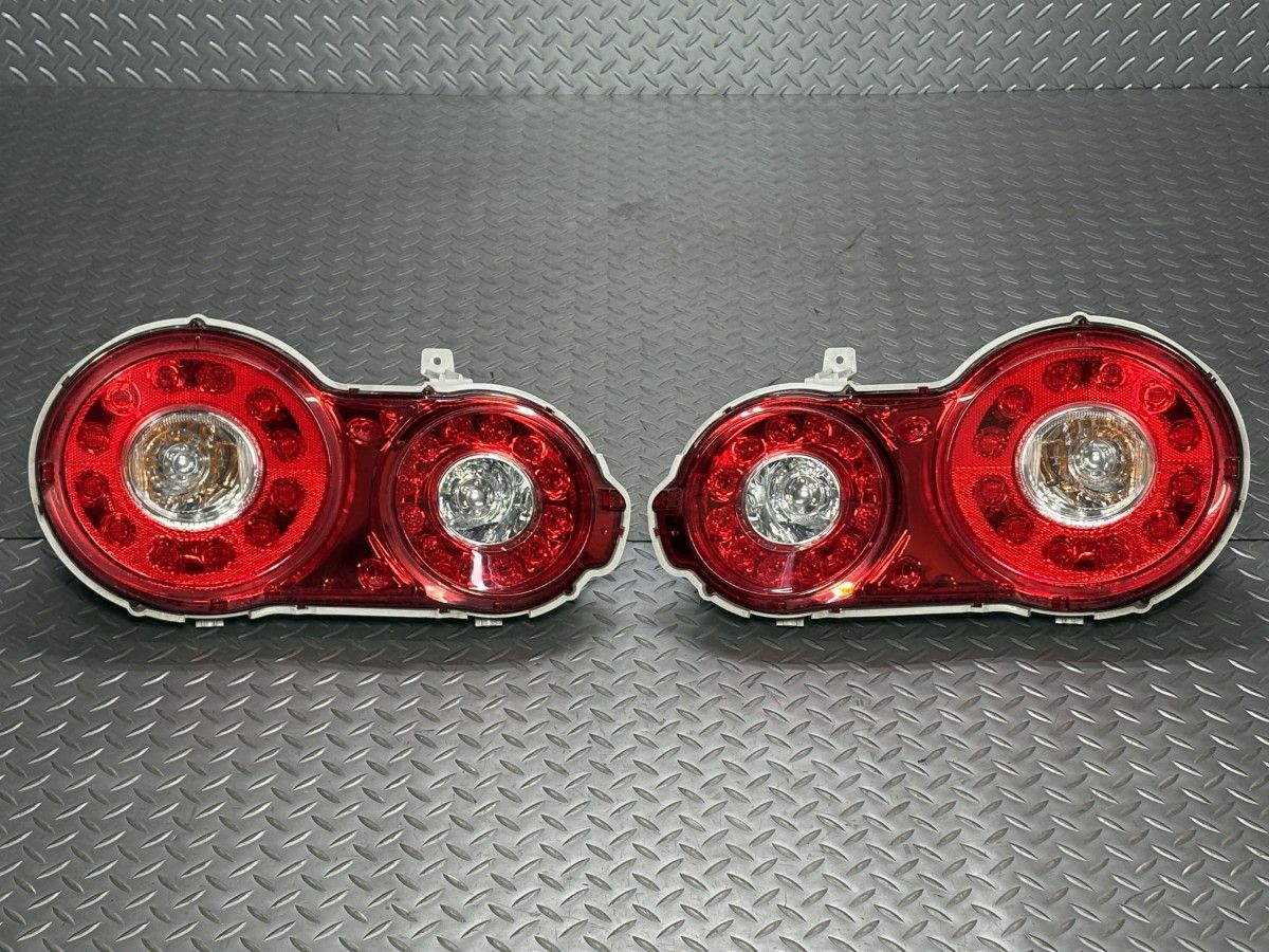 R35 日産 GT-R 前期 純正 テールランプ左右セット 品番ICHIKOH D054 テールライト テールレンズ 24110115