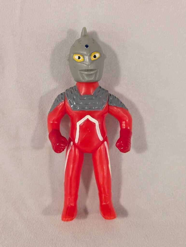 ぶたのはな ソフト焼き玩具 怪獣シリーズ ウルトラセブン 赤成型