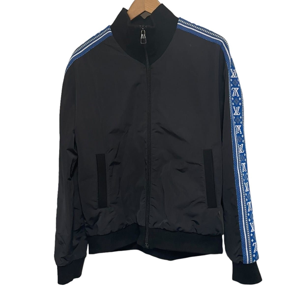 【中古】 LOUIS VUITTON ルイ・ヴィトン  アウター  1AAU4X LVフェア アイルストライプ ナイロントラックジャージ Sサイズ ブラック 24009063 YM