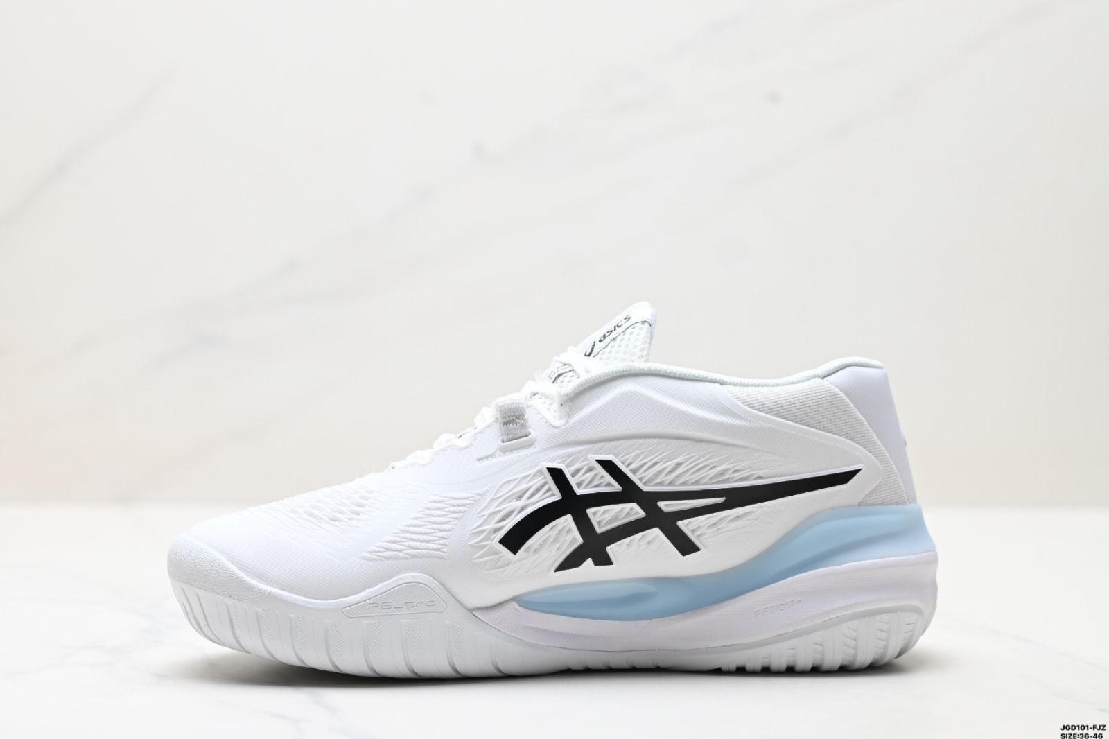 は アシックスのプロテニスシューズです