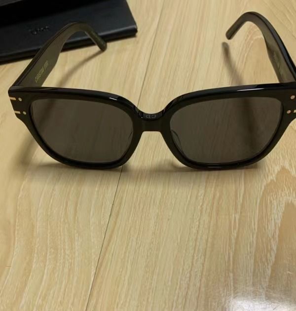 新品未使用】DIOR ディオール SIGNATURE サングラス - メルカリ