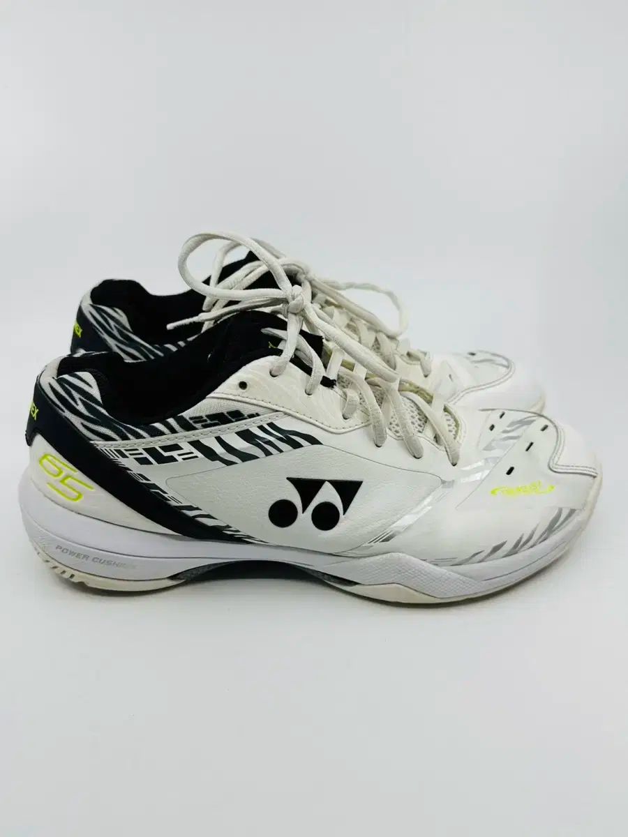 YONEX 65Z3 サイズ23.5センチ Badminton Shoes - YONEX - YONEX POWER
