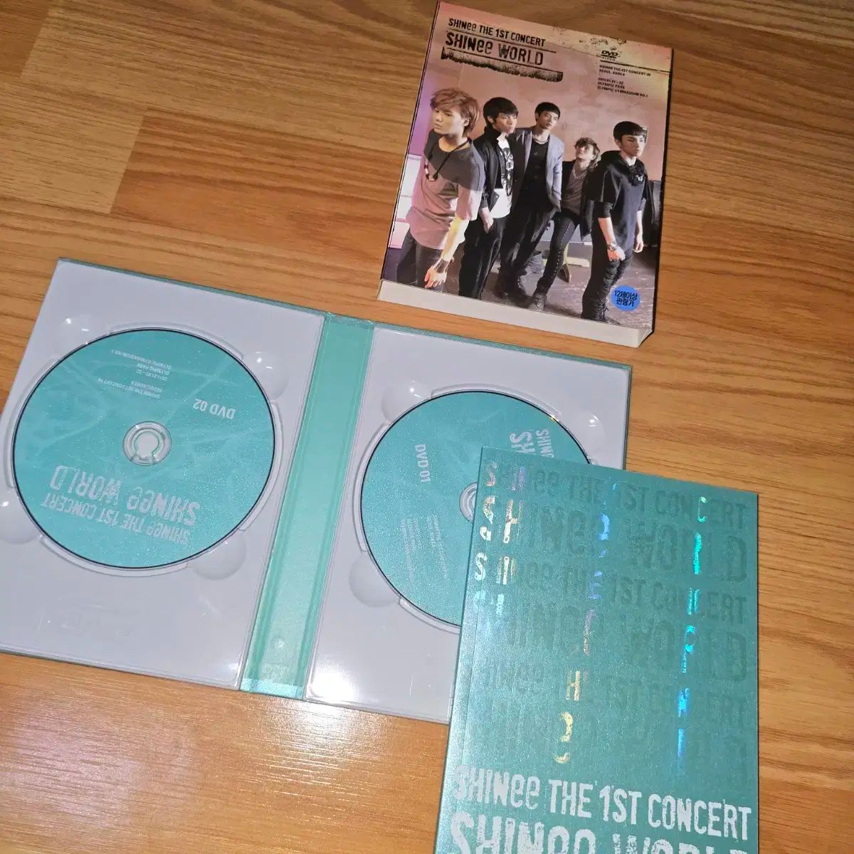 DVD シャイニーワールド 1 コンサート Shinee World (concert) - Wikipedia