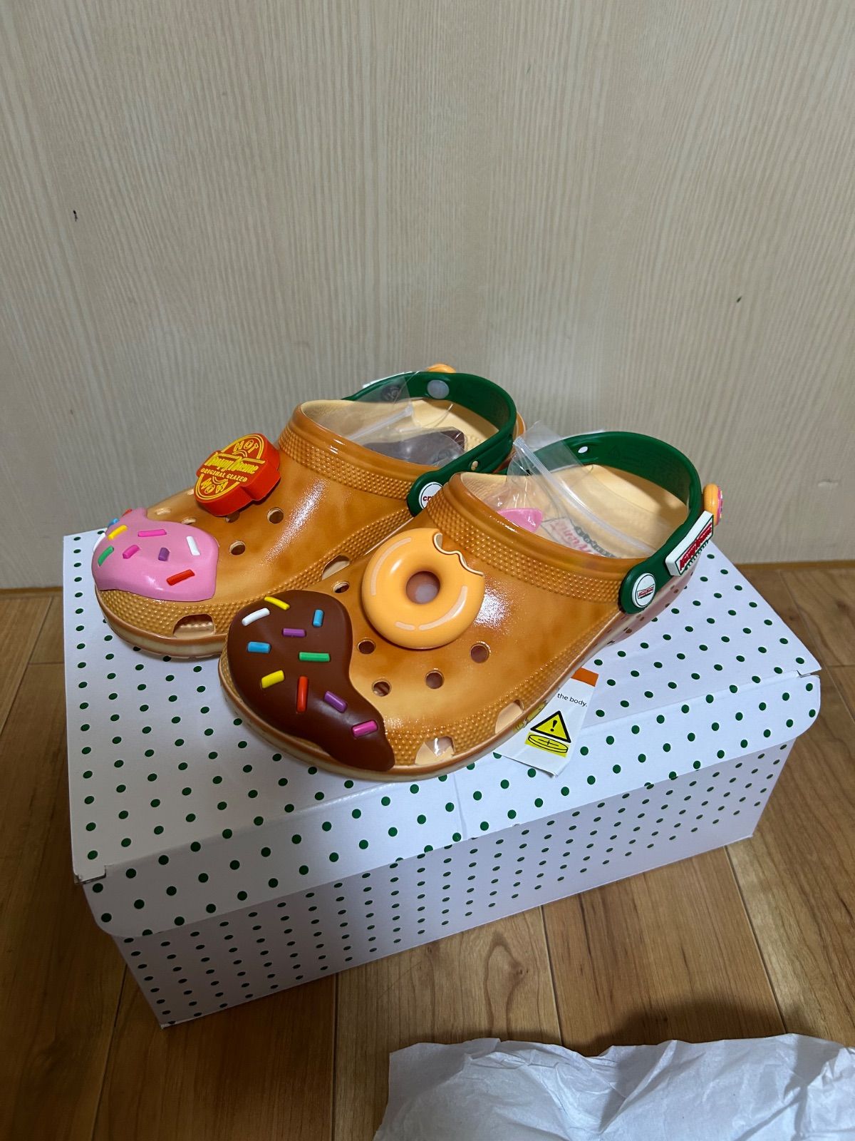 新品 正規品 crocs クロックス KRISPY KREME CROCS CLASSIC CLOG