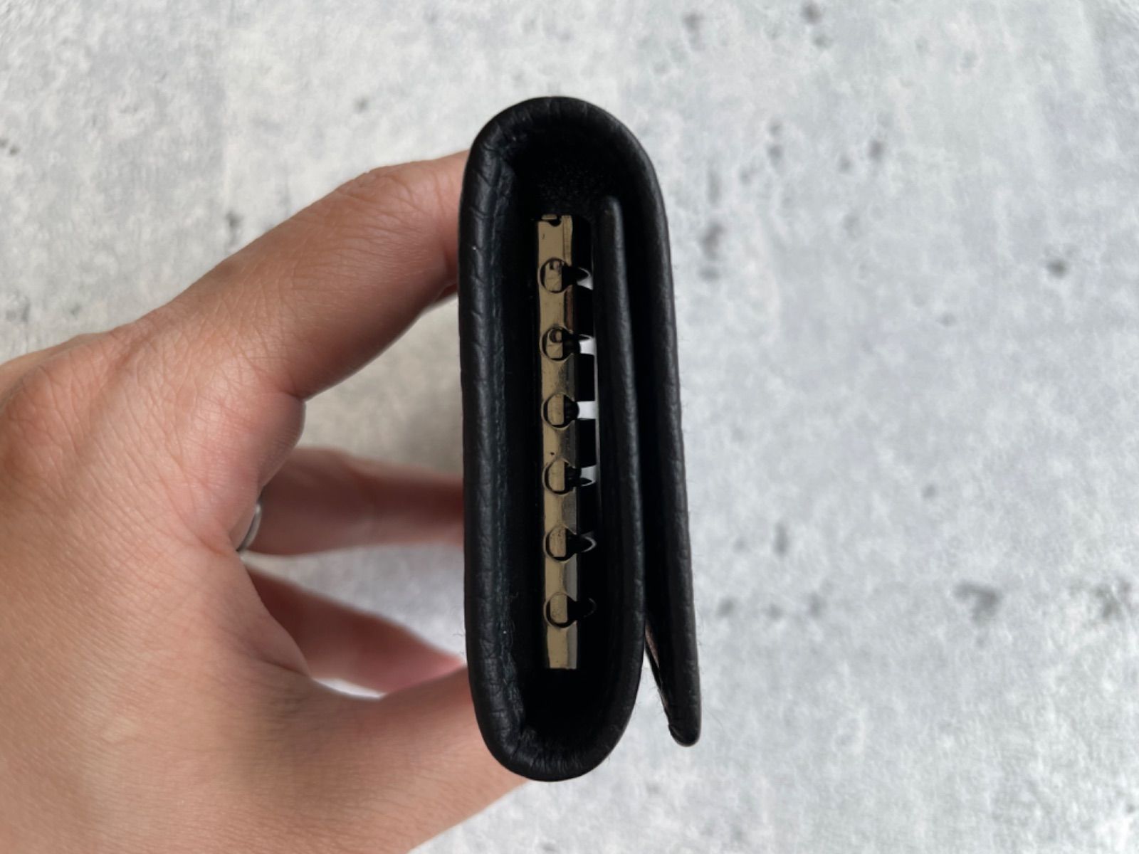 美品！メゾンマルジェラキーケースダークグレーユニセックス今期限定