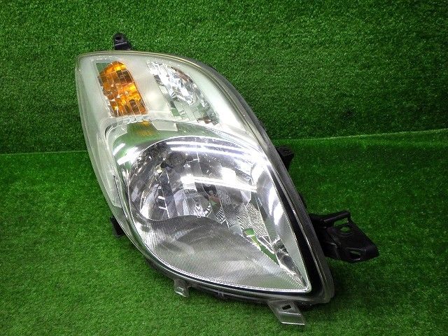 トヨタ　NCP90/95　ヴィッツ　前期　右ヘッドライト　ハロゲン　52-134　16　241019019