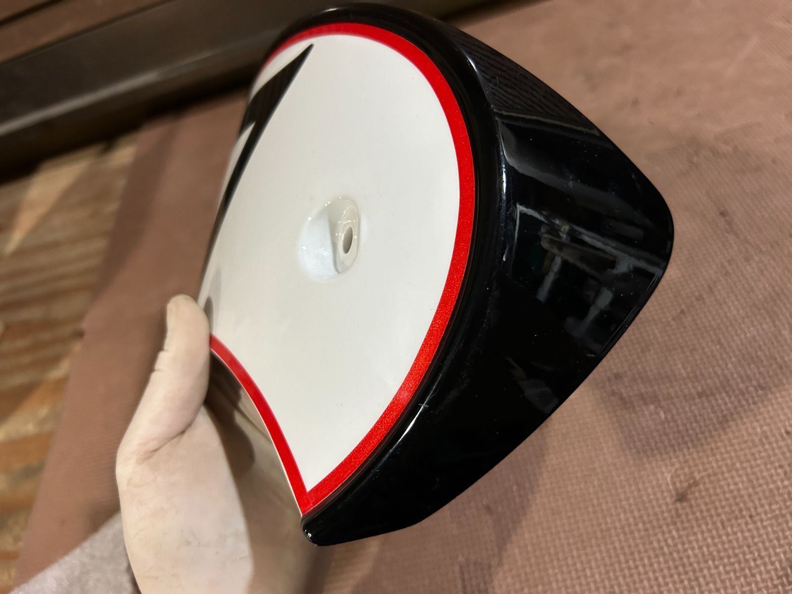 モトグッチ V7 Racer ヘッドライトバイザー 88673100Y02 - メルカリ