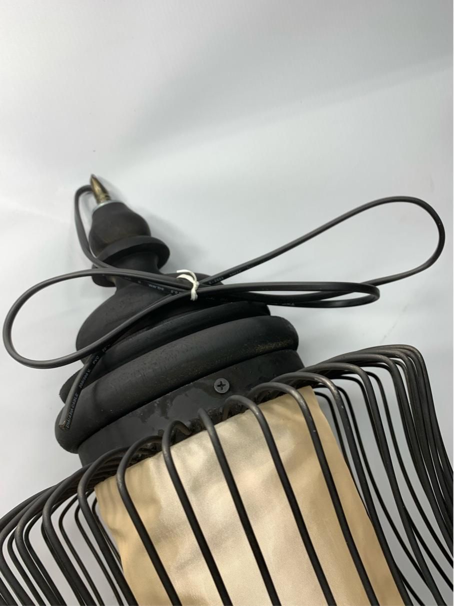 ワイヤーケージシェード アート