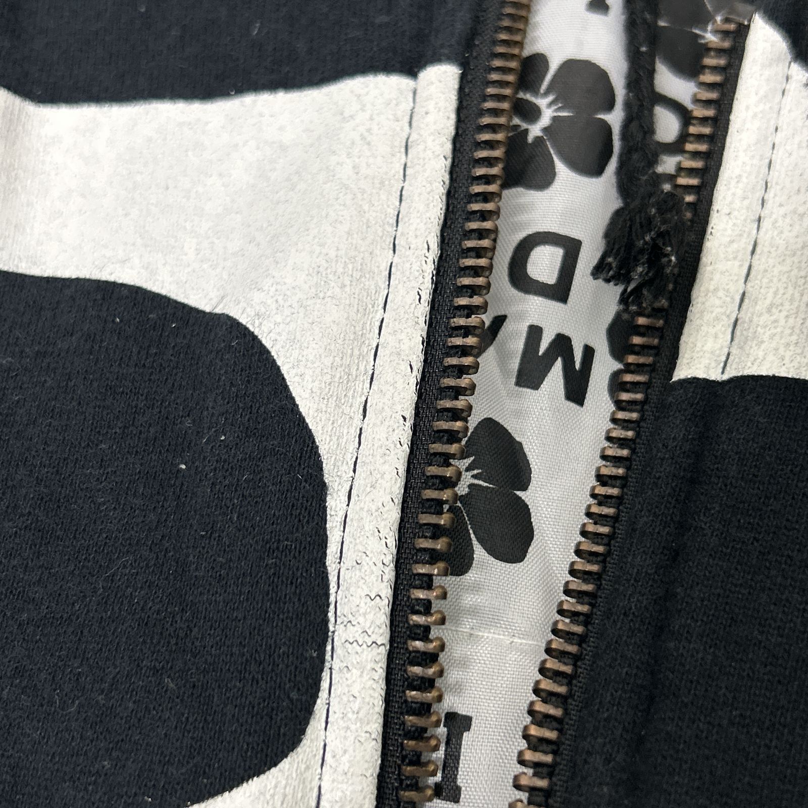 浜館77-2142】 【店舗併売品】 ALBA ROSA アルバローザ マス目 ジップ