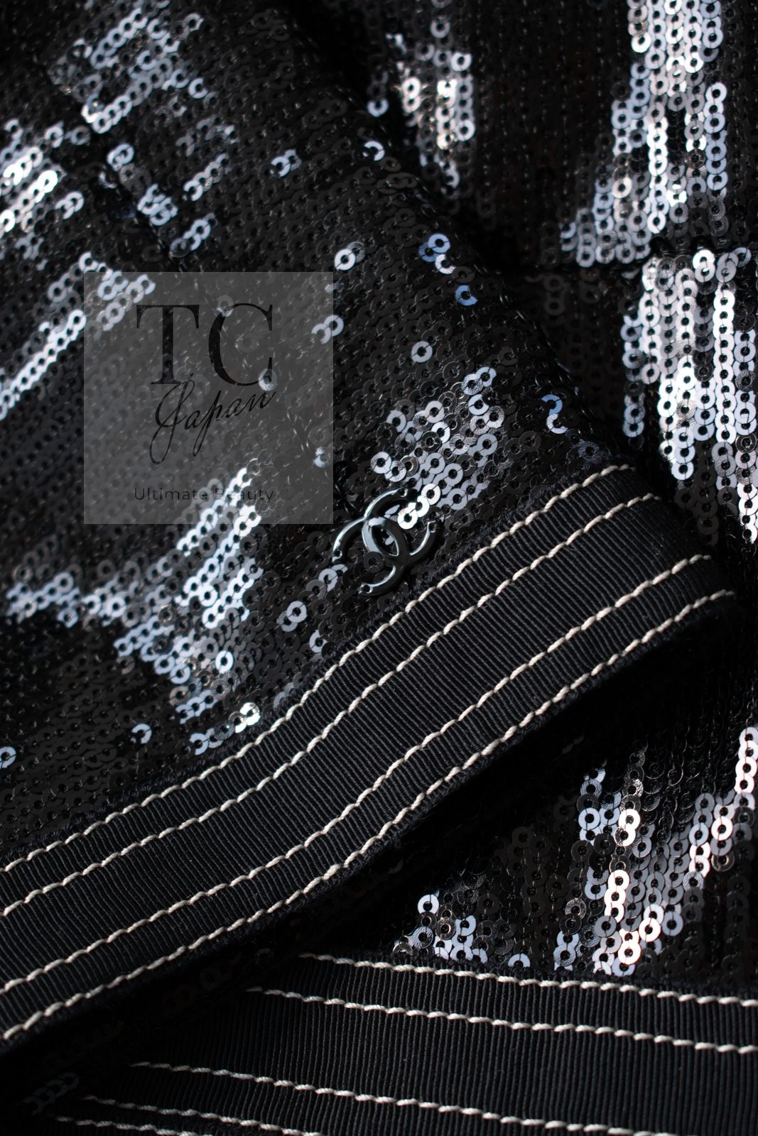 シャネル ジャケット CHANEL 91万 ブラック スパンコール クロップ パーティー キーラナイトレイ カール・ラガーフェルド作品 超美品 34  36 - メルカリ, image size:1067x1600