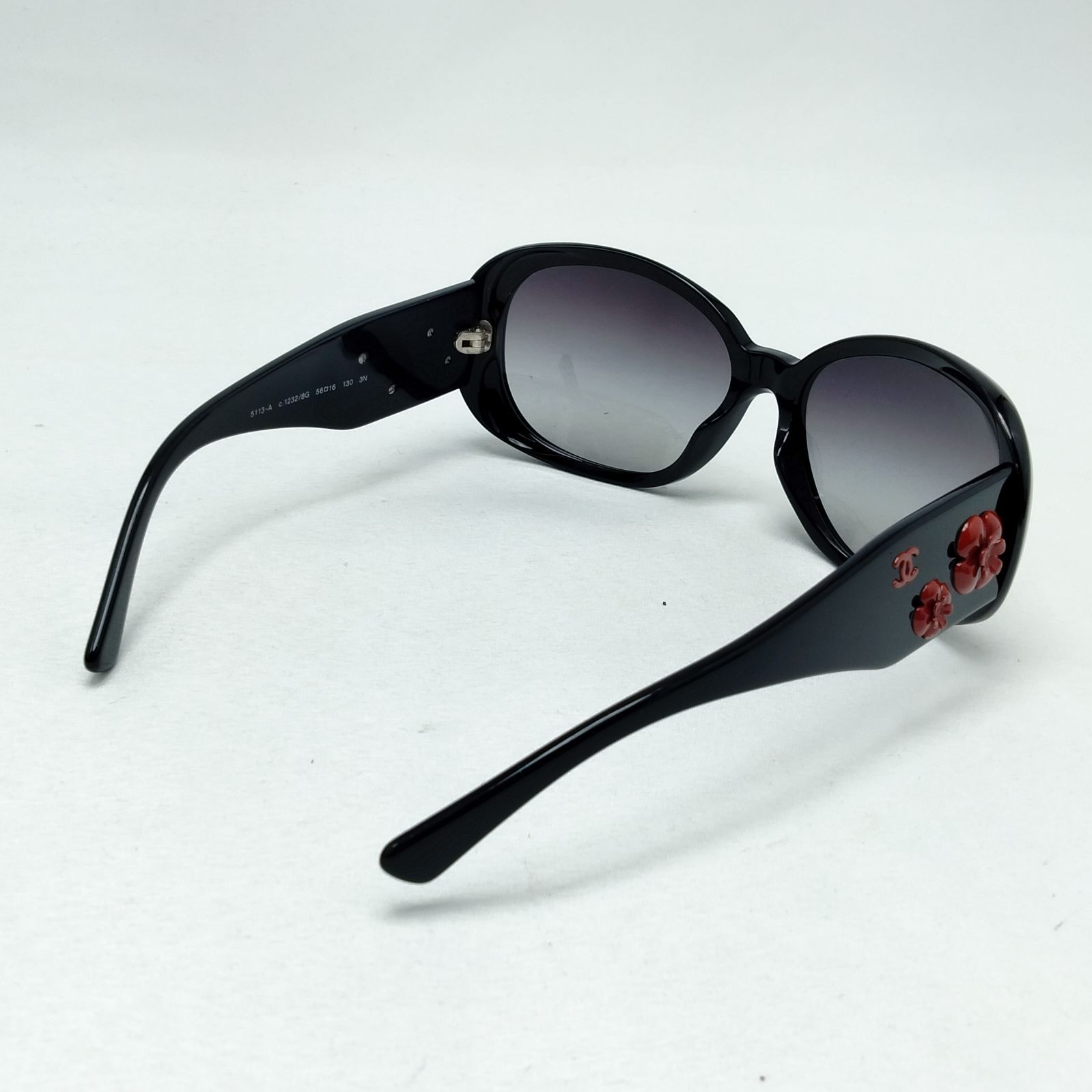 CHANEL フラワーモチーフ サングラス　5113 CHANEL 5113 Black Sunglasses Camellia Flower Design with