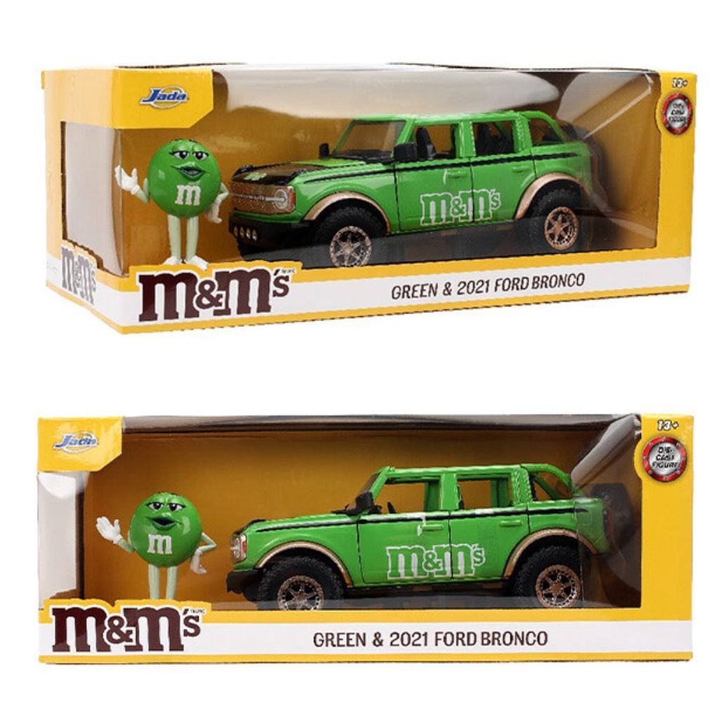 M&M's オリーブグリーンミニカー 新品 M&M'S エムアンドエムズ ミニカー フィギュア GREEN FORD