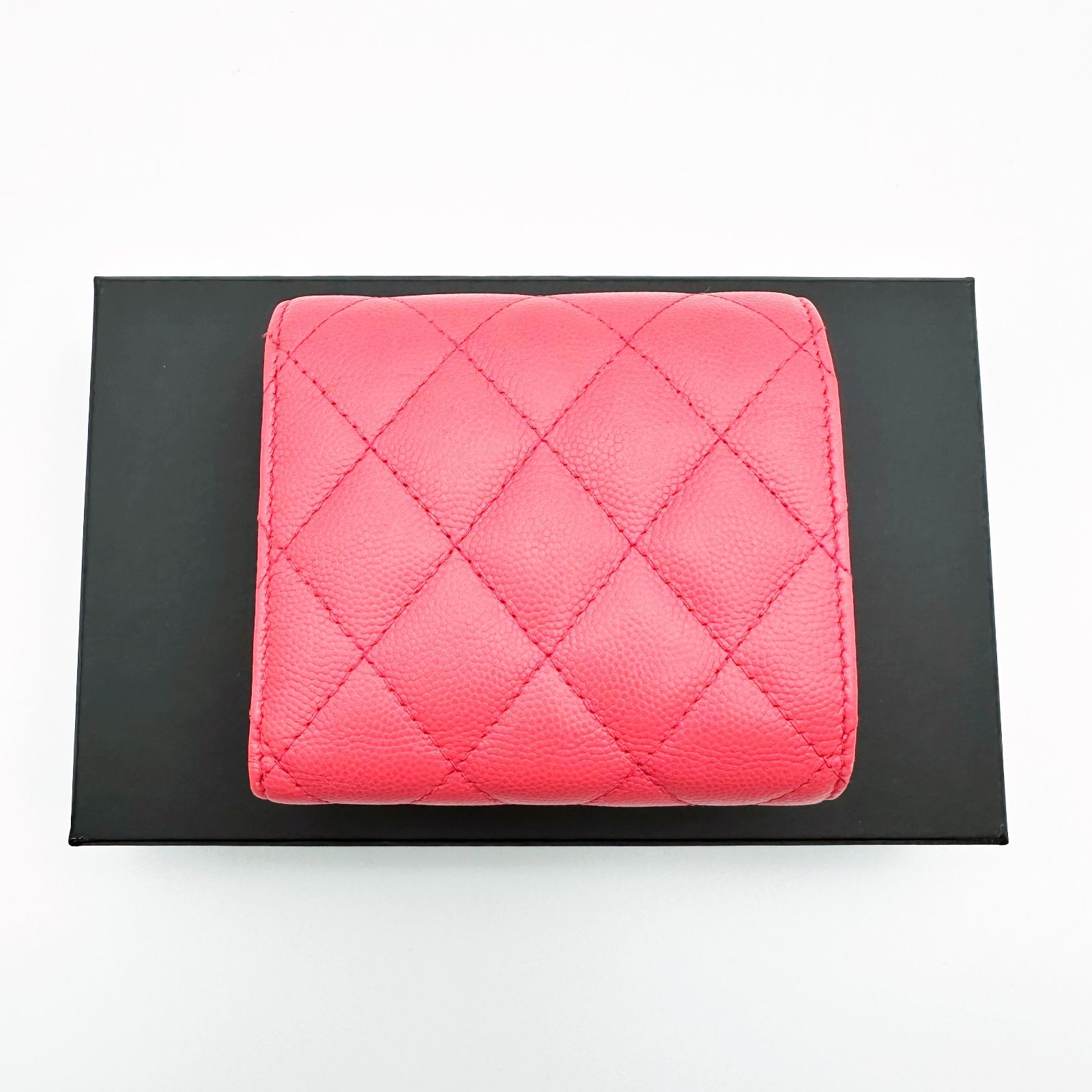 CHANEL シャネル 19 マトラッセ キャビアスキン コンパクトウォレット 