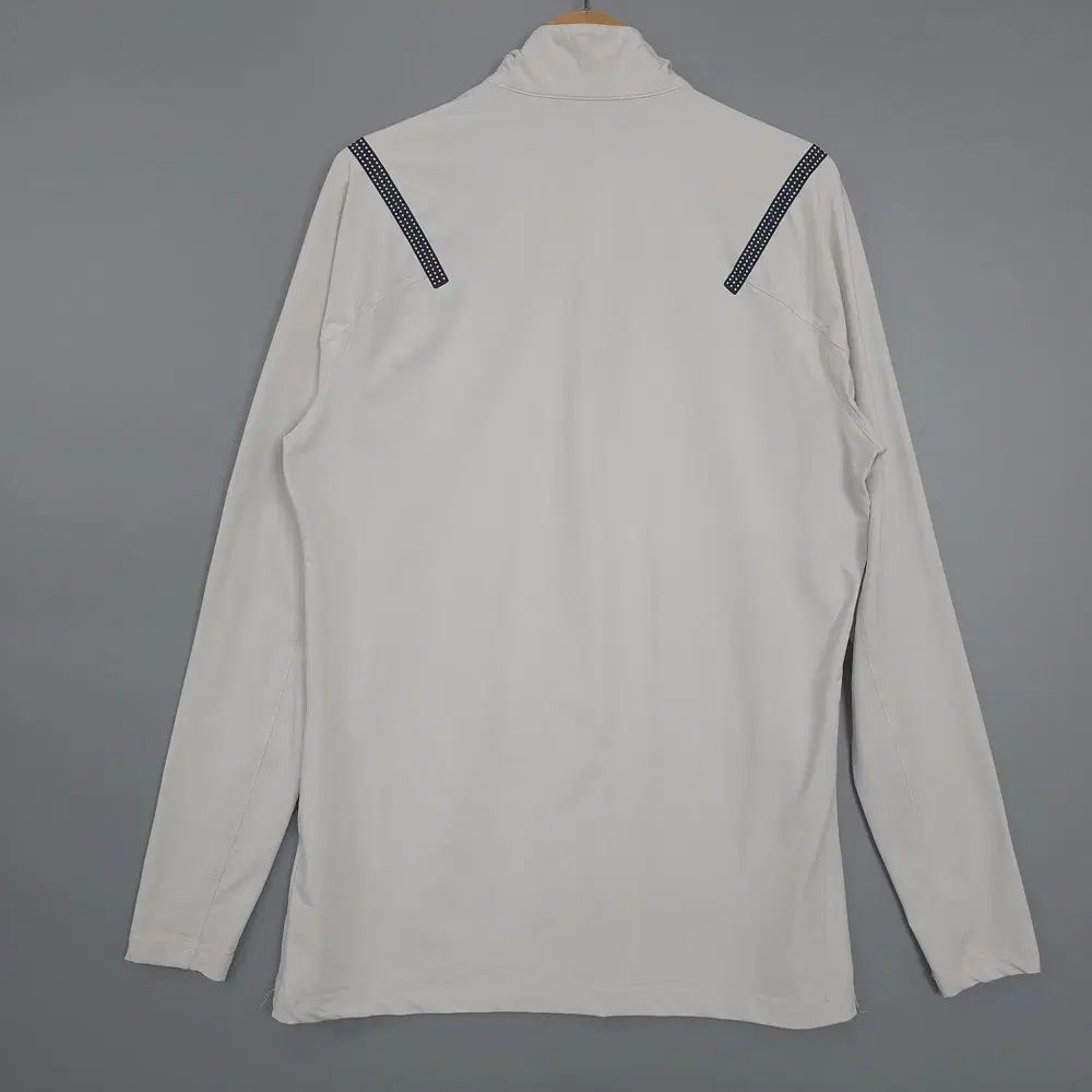 長袖Tシャツ