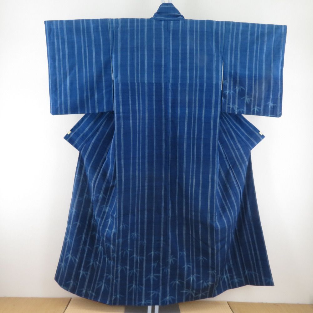 紬 着物 藍染 縞に笹文様 青色 袷 広衿 正絹 付下柄 カジュアル