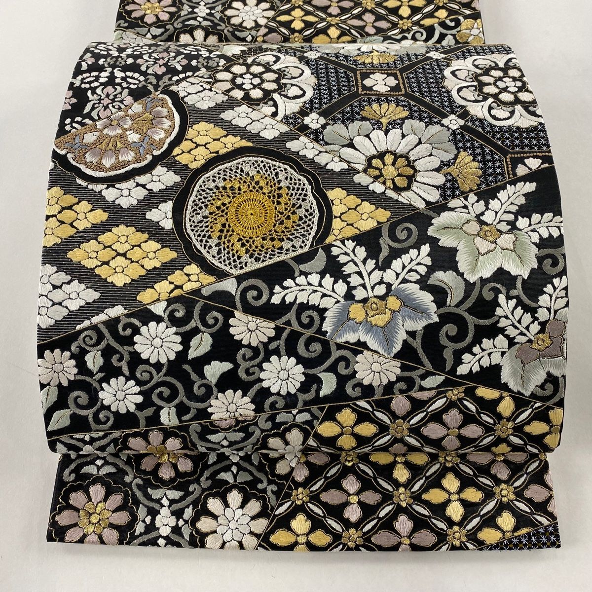 店頭受取対応商品 袋帯 美品 逸品 華文 華唐草 金銀糸 刺繍 銀色 六通