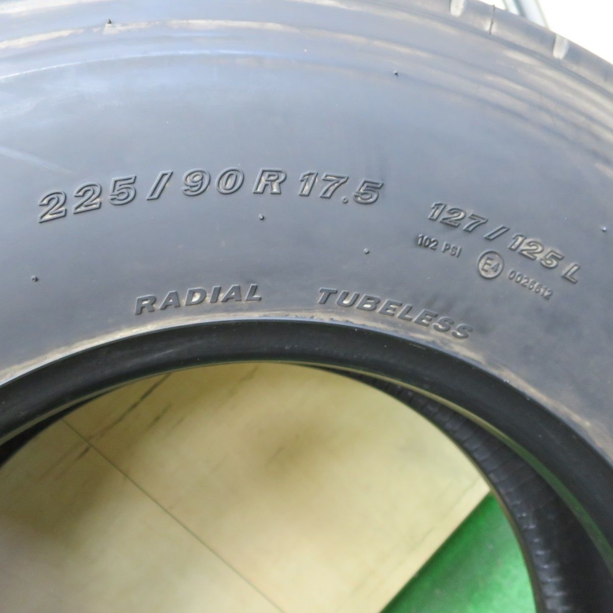 225|90R17.5 127|125L
