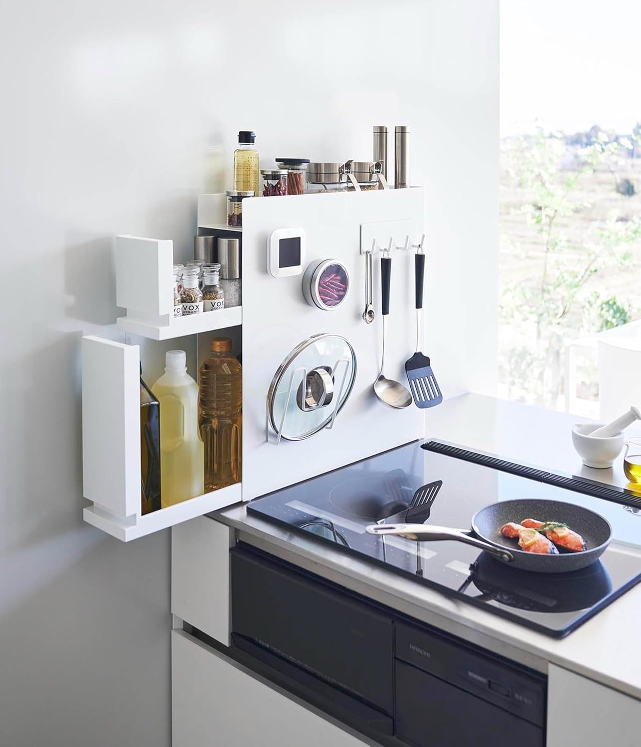 ママ倉 隠せる調味料ラック台所用 調味料ラック ホワイト Amazon｜ママ倉 隠せる調味料ラック 前が開く 調味料 収納 幅