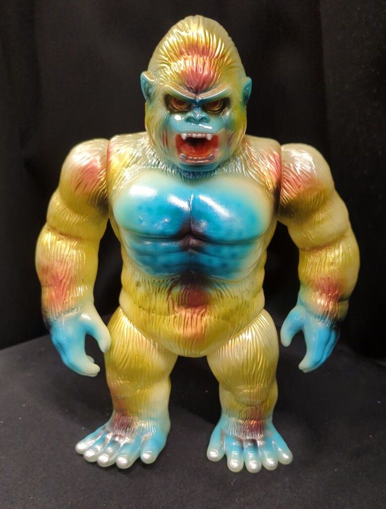 One up. KongKong ワンナップ コングコング ソフビ 灰色成型 猿 キング