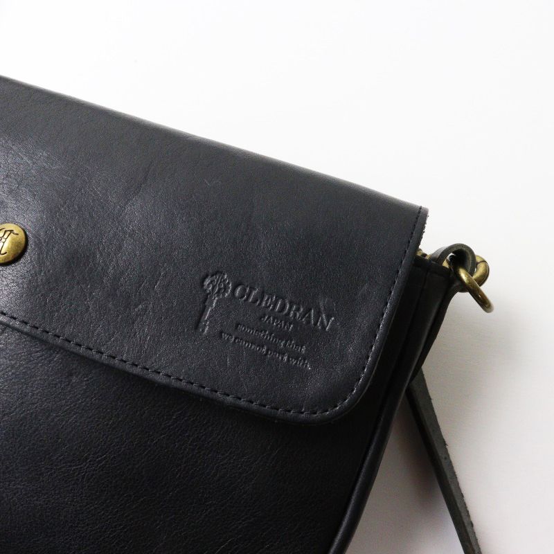 美品 CLEDRAN レザー フラップ ショルダーバッグ 美品 クレドラン CLEDRAN レザーショルダーバッグ /ブラック 斜