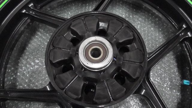 ニンジャ Ninja 250R EX250K の リアホイール タイヤ付 1761179978