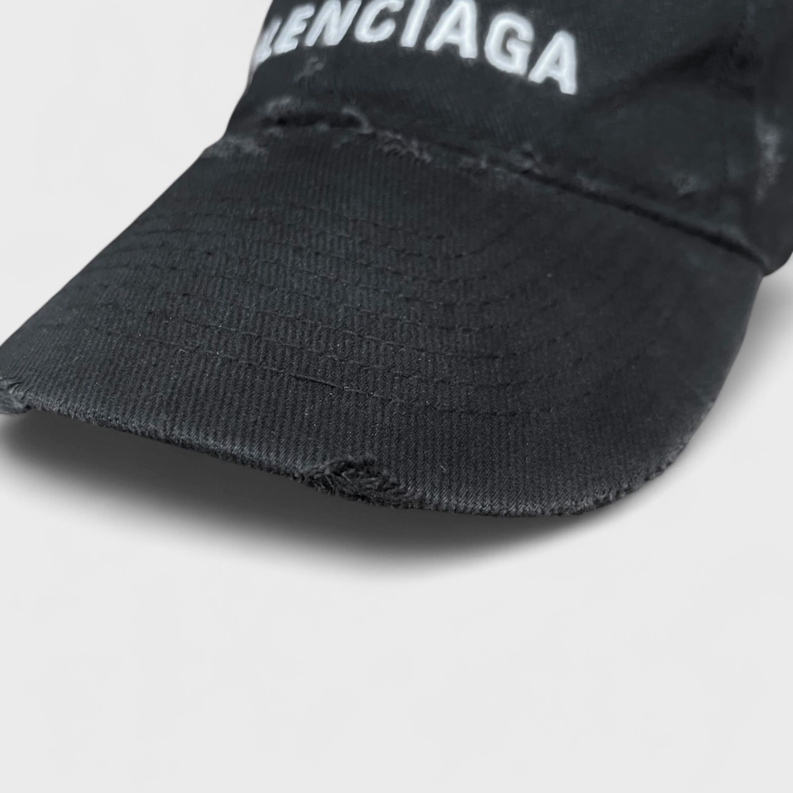 美品✨ バレンシアガ ダメージ加工 キャップ ブラック 帽子 L 59 BALENCIAGA バレンシアガ キャップ ダメージ加工 ブラック L 59 - メルカリ