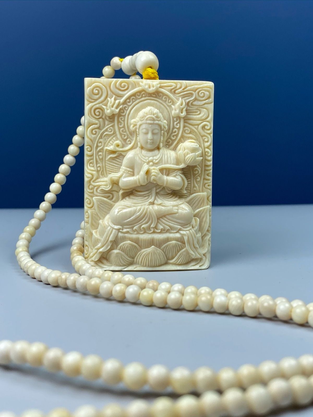 天然マンモス牙美しい手作り彫刻 大勢至菩萨 ペンダント - メルカリ 天然マンモス牙美しい手作り彫刻 大勢至菩萨 ペンダント - メルカリ
