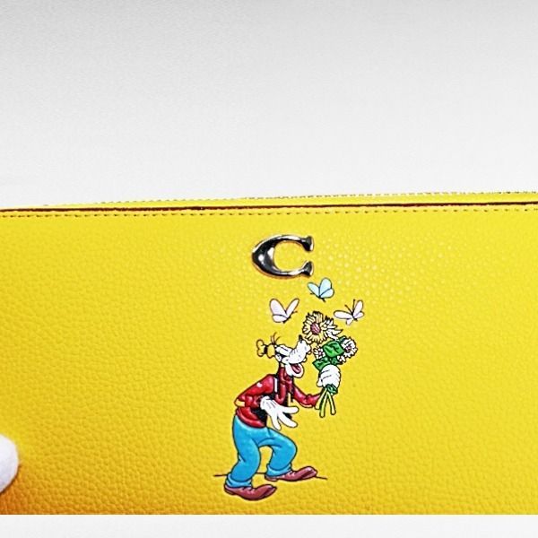 COACH コーチ アコーディオンジップ ウォレット グーフィー CH498 イエロー Disney x Coach 男女兼用 - メルカリ