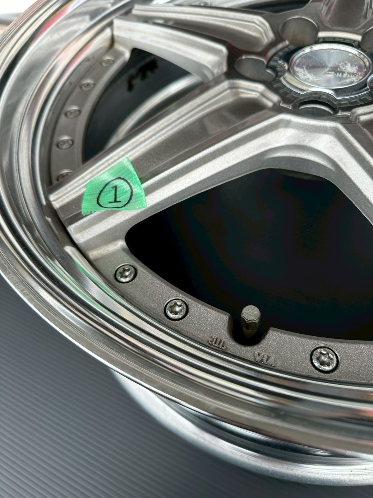 20インチ フロント