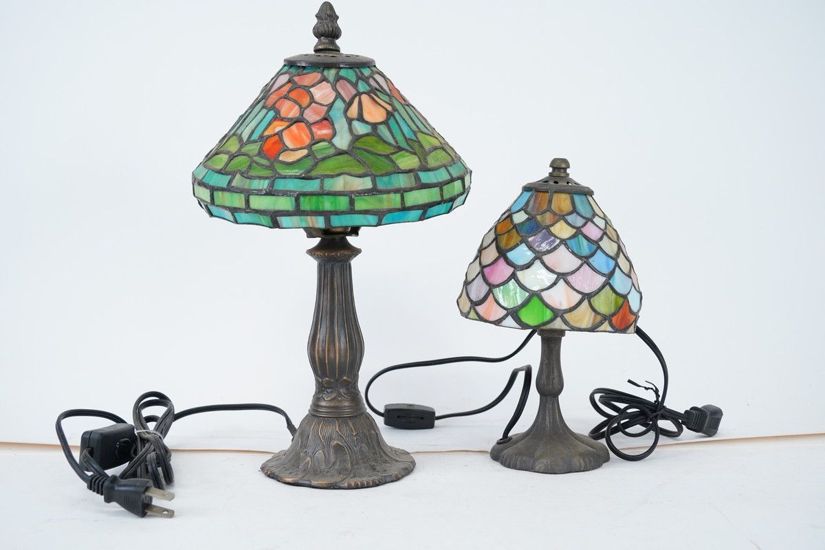 8.358 △ ステンドグラス風 テーブルランプ レトロ調 ステンドグラス
