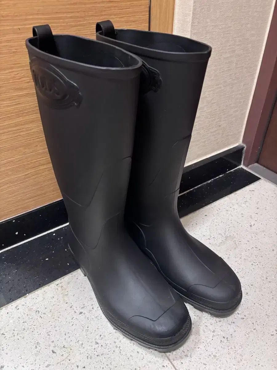 レインブーツ