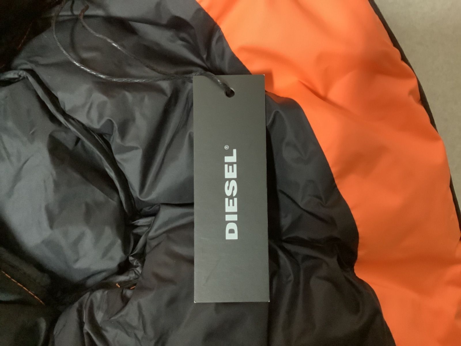 DIESEL フード付きオレンジダウンジャケット DIESEL（ディーゼル）｜ジャケット/アウター（オレンジ系）一覧