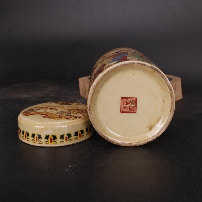 青磁の壺 お茶の缶 茶道具 香道具 装飾品 工芸品 美術品 置物 清乾隆 お茶の缶 茶道具 香道具 装飾品 工芸品 美術品 置物