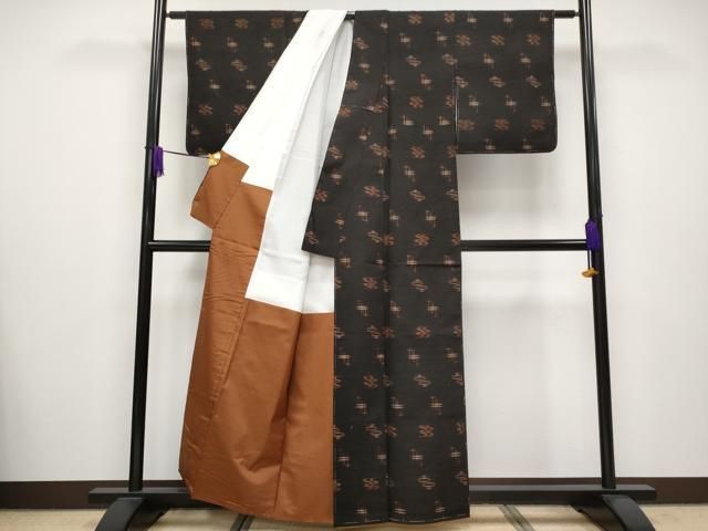 平和屋着物□極上 国指定重要無形文化財 本場久米島紬 手織 逸品