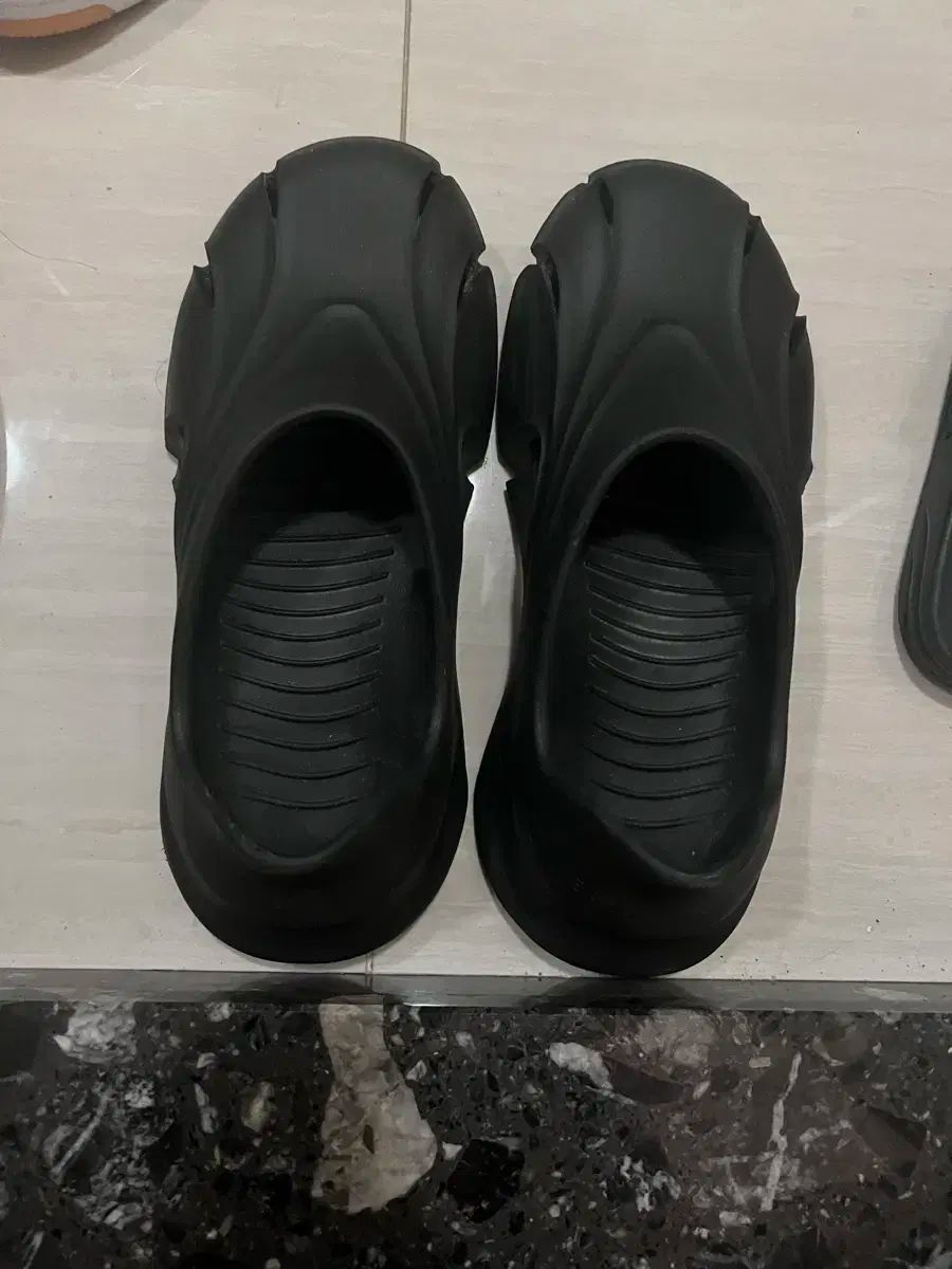 BALENCIAGA バレンシアガ 成形 スリッパ 43
