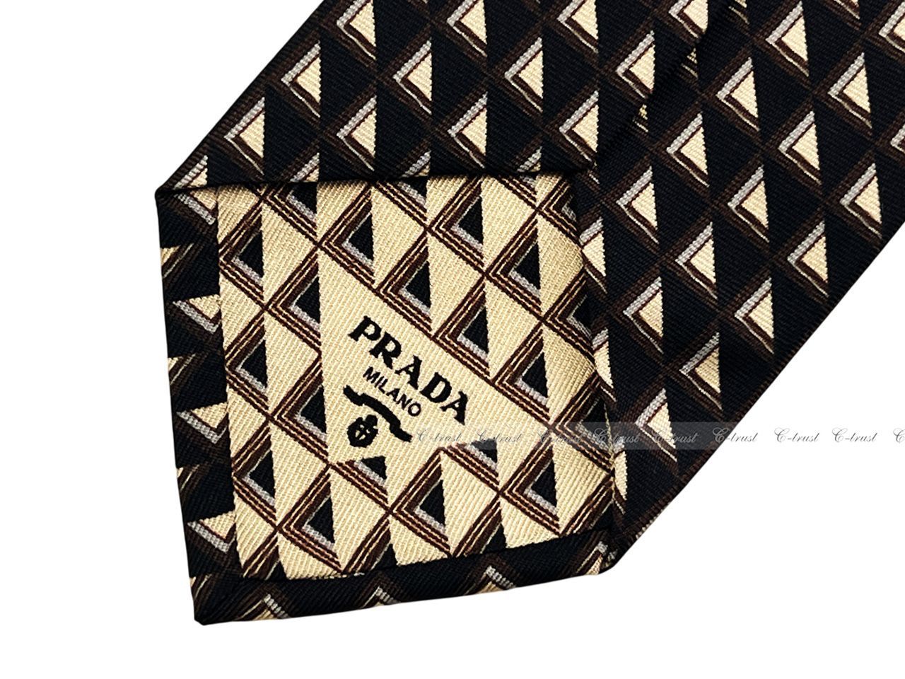 美品 LANVIN ランバン ダブルJL柄 総ロゴ ネクタイ グリーン 緑 美品 LANVIN ランバン ダブルJL柄 総ロゴ ネクタイ グリーン 緑
