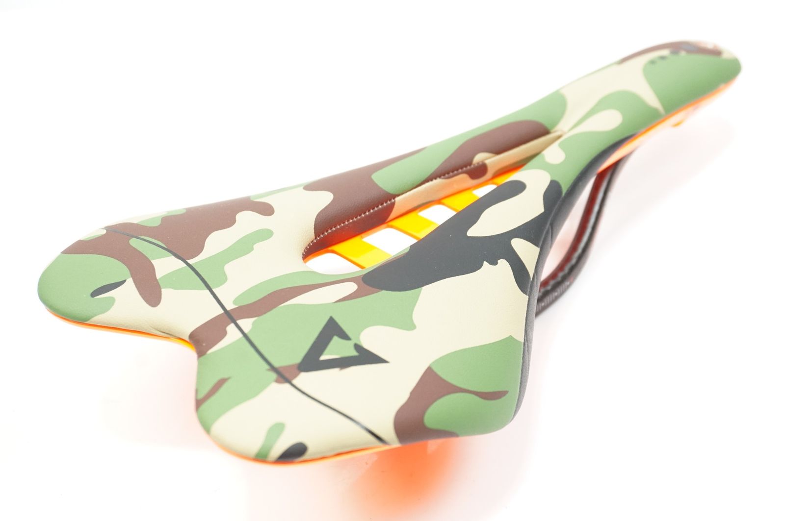 ASTVTE アスチュート MOON RACING カーボン サドル 軽量 アスチュート