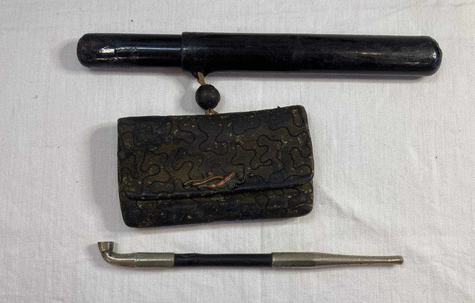 2121 骨董 古い煙草入れ 根付彫刻キセル入れ 古いキセル、煙草入れなど