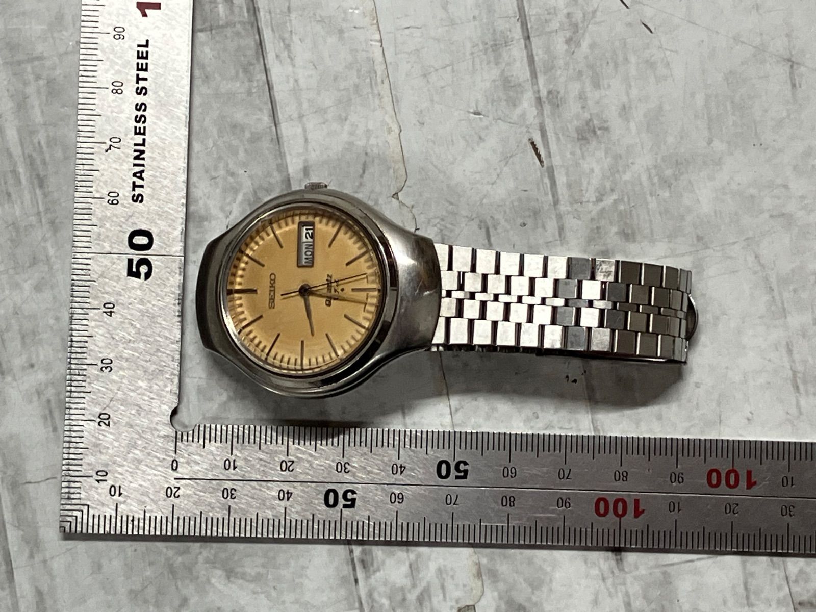 13. SEIKO セイコー V.F.A. 3823-7000 QZ メンズ 腕時計 13. SEIKO セイコー V.F.A. 3823-7000 QZ メンズ 腕時計