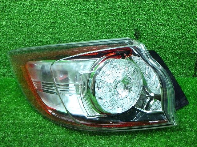 マツダ　BL5FW　アクセラ　左テールレンズ　P8240　240817139