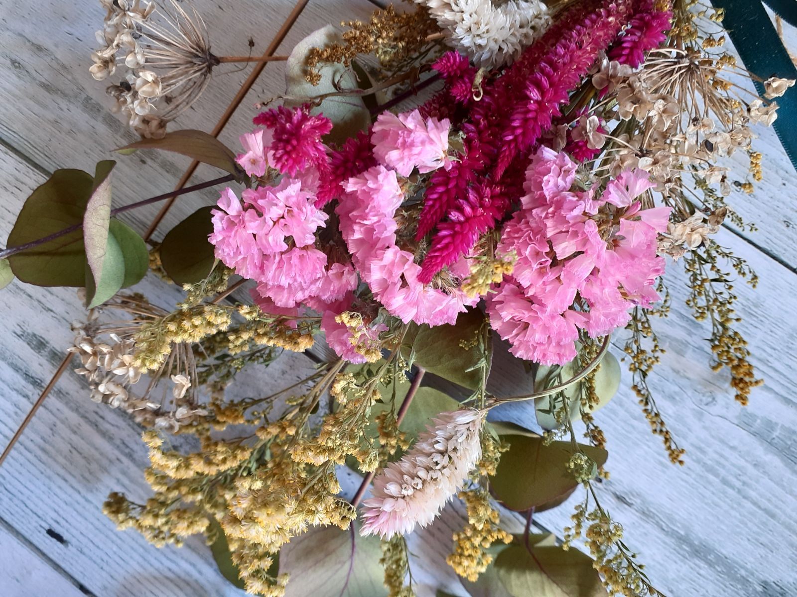 スターチス、ケイトウのドライフラワースワッグ ドライフラワー