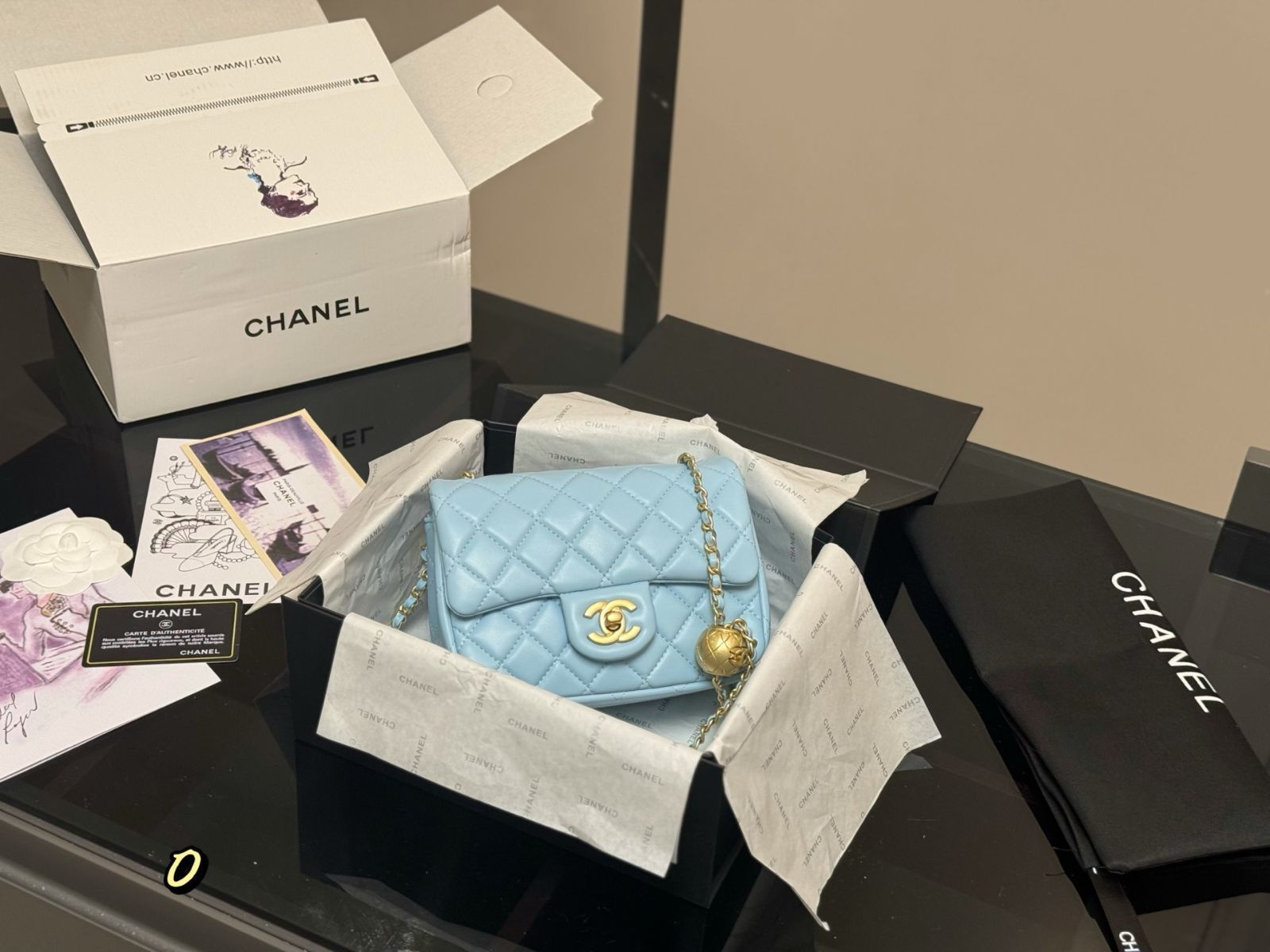 今日 Chanel シャネル ゴールドボール クォード ミニバッグ