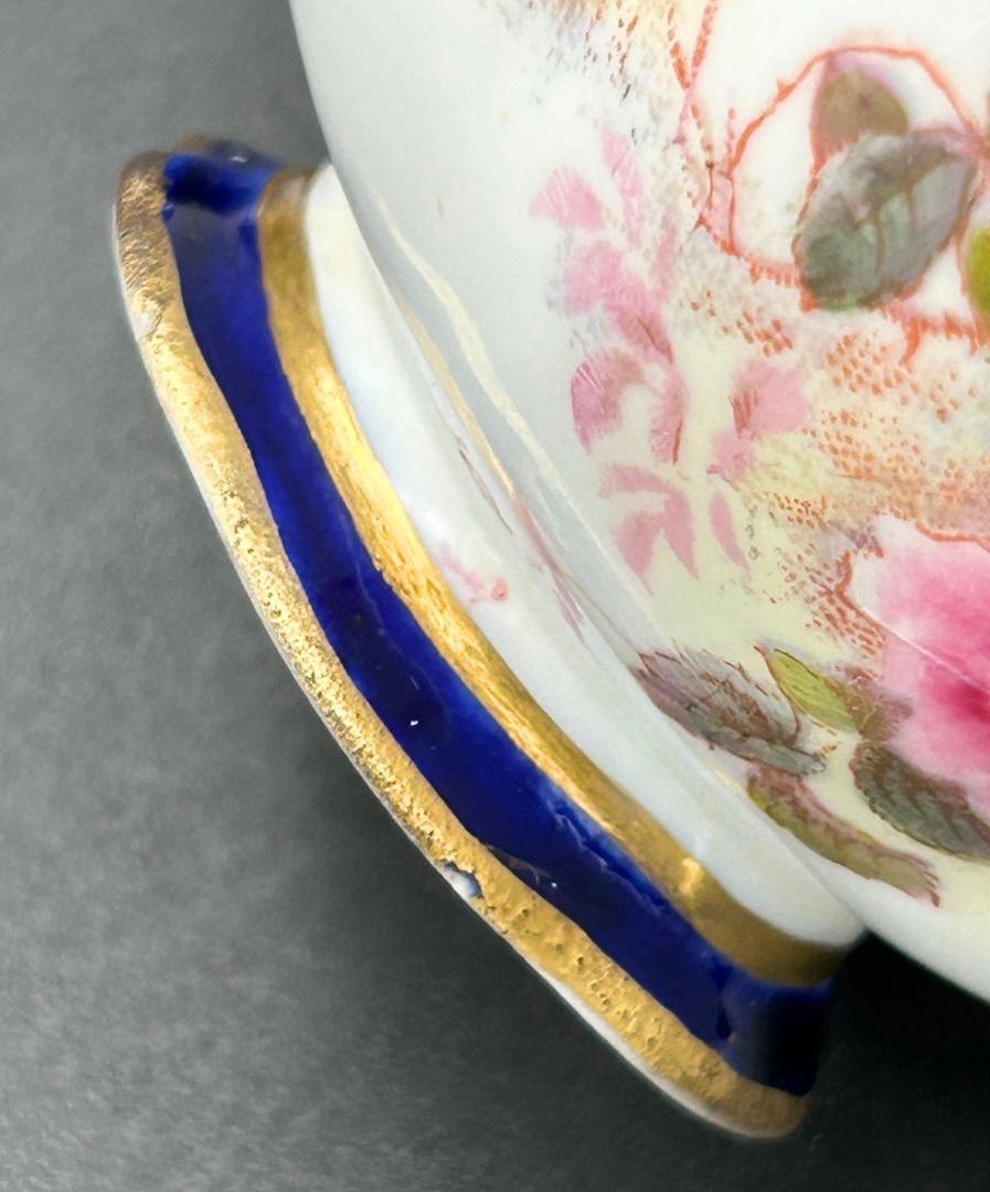 薔薇文 波打つ縁