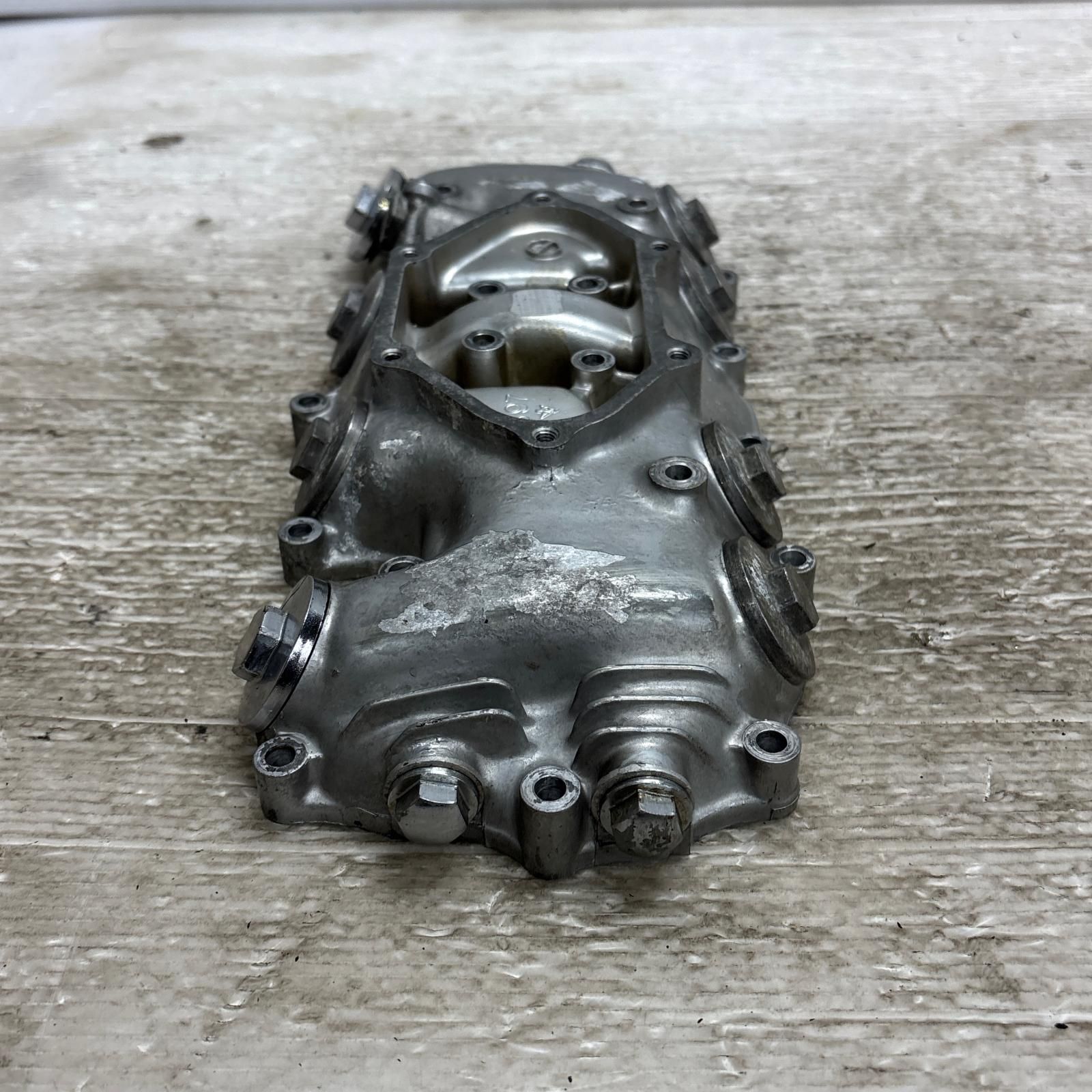 CB400F シリンダーヘッドカバー