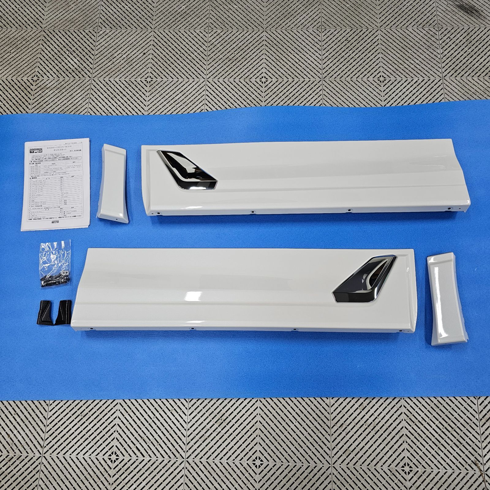 TRD エアロ サイドスカート アルファード 30系後期 フェンダーパネル