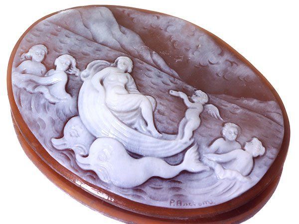 ジュエリー パスクワーレ アショーネ作 湖畔の情景彫刻 シェルカメオルース 55.2ｍｍ×40.9ｍｍ w5682o