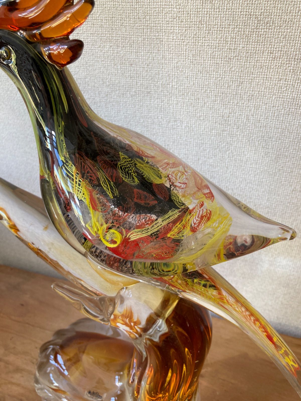 マルティグラス 水辺で佇む2羽の鳥のつがい