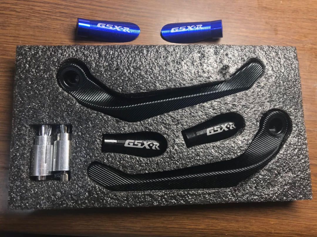 GSX-R レバーガード プロテクター SUZUKI ロゴ入り GSX-R レバーガード プロテクター SUZUKI ロゴ入り GSX-R レバー