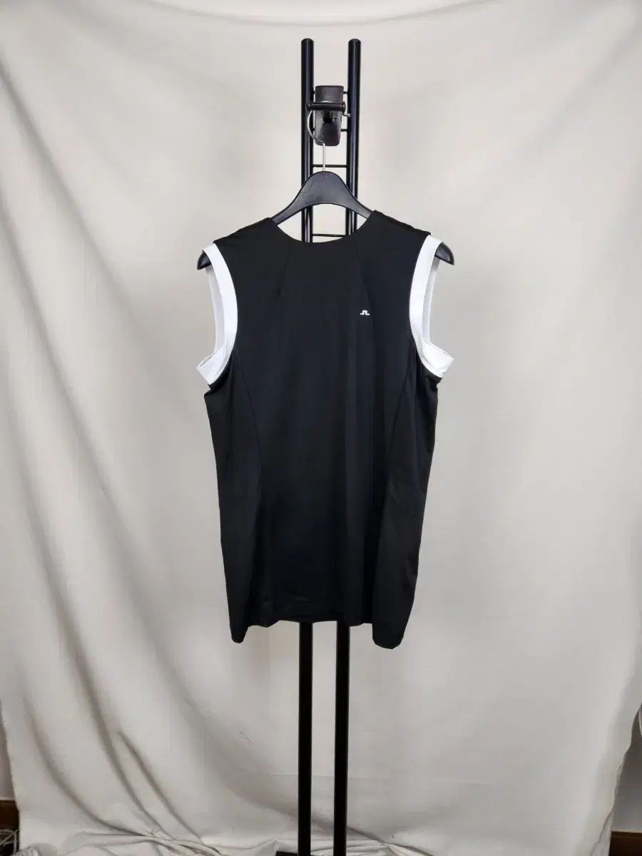 J.LINDEBERG(J.リンドバーグ) ノースリーブ