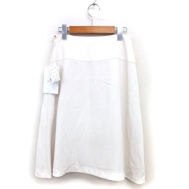 新品未使用　タグ付き　DESCENTE フレアスカート ホワイト Munsingwear ストレッチフレアスカート (9号 42cm丈) -デサント